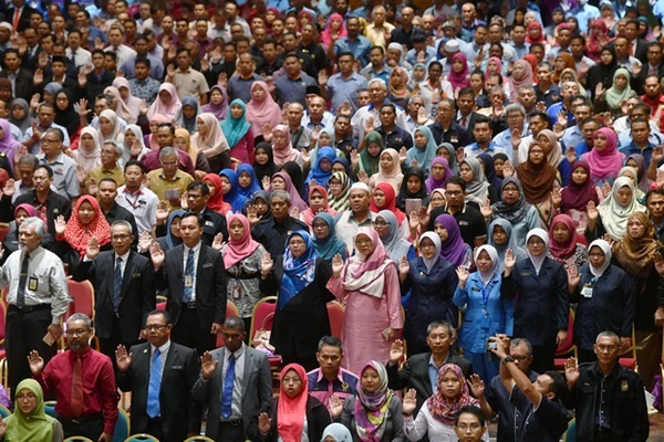 அதிகரிக்கும் வாழ்க்கைச் செலவினம் - அரசு ஊழியர்களின் சம்பளம் போதுமானதாக இல்லை