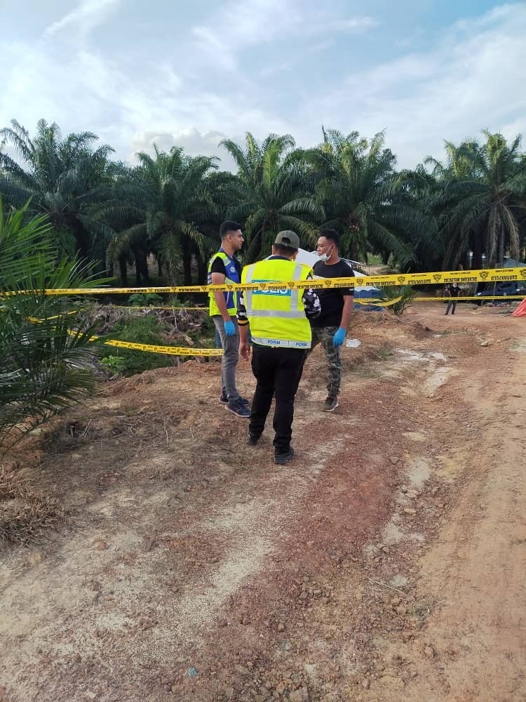 தர்பூசணி தோட்டத் தொழிலாளர் வெட்டிக்கொலை