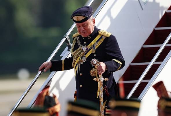 ஒரு கண் இஸ்தானா நெகாராவில், மறு கண் ஜோகூரில் !