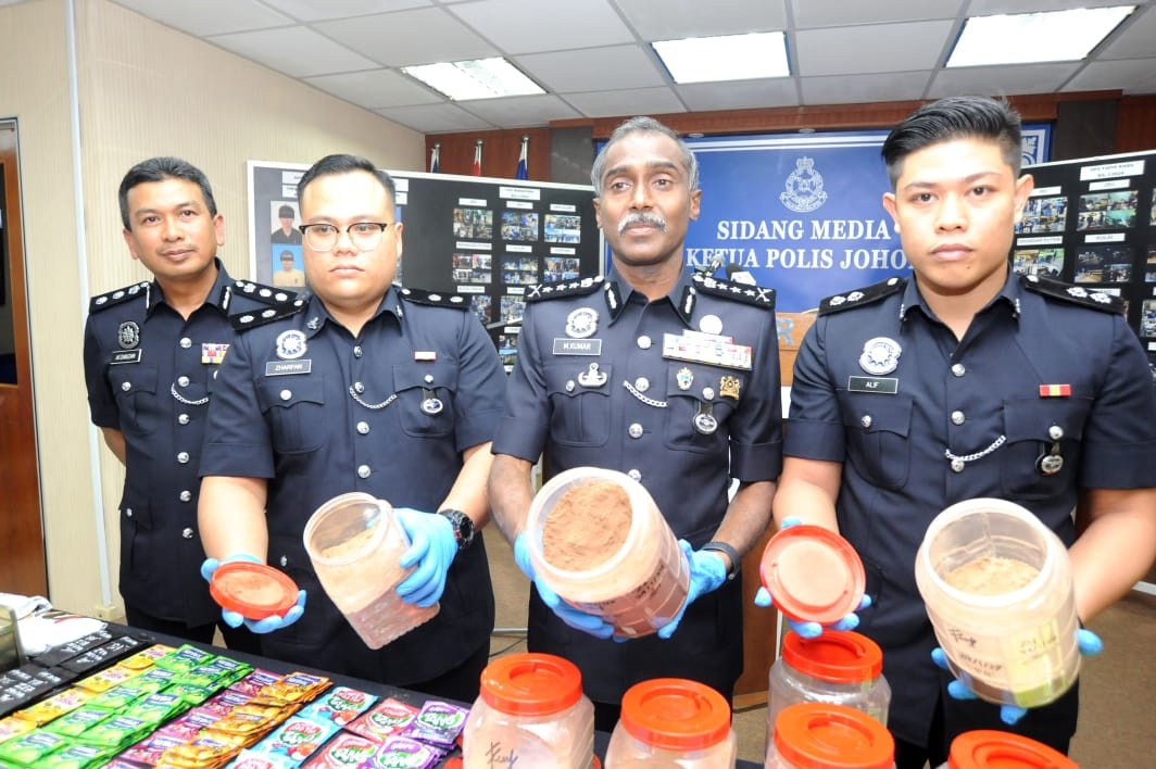 18 லட்சம் வெள்ளி போதைப்பொருள் பறிமுதல்