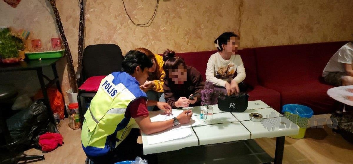 48 விபச்சாரப் பெண்கள் கைது செய்யப்பட்டனர்