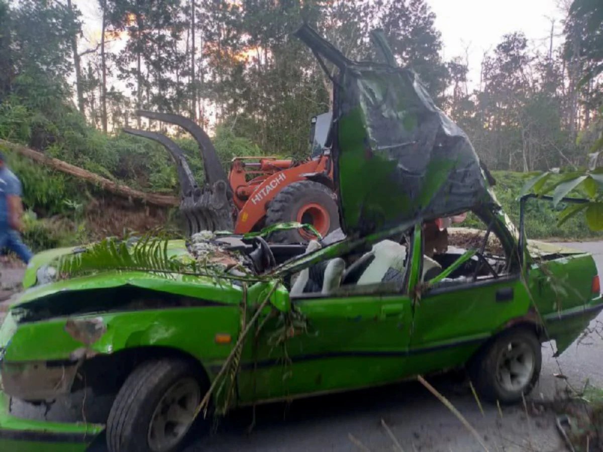 விபத்திற்கு முன் காரை ஜேபிஜே துரத்தி சென்றுள்ளது