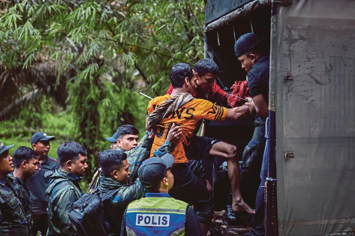 18 கைதிகள் மேலும் பிடிபட்டனர்