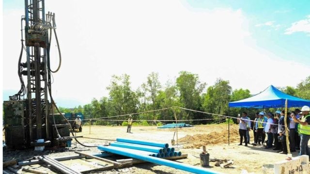 ஆறில் மூன்று குழாய் கிணறுகள் தோண்டும் நடவடிக்கை முடிந்தன