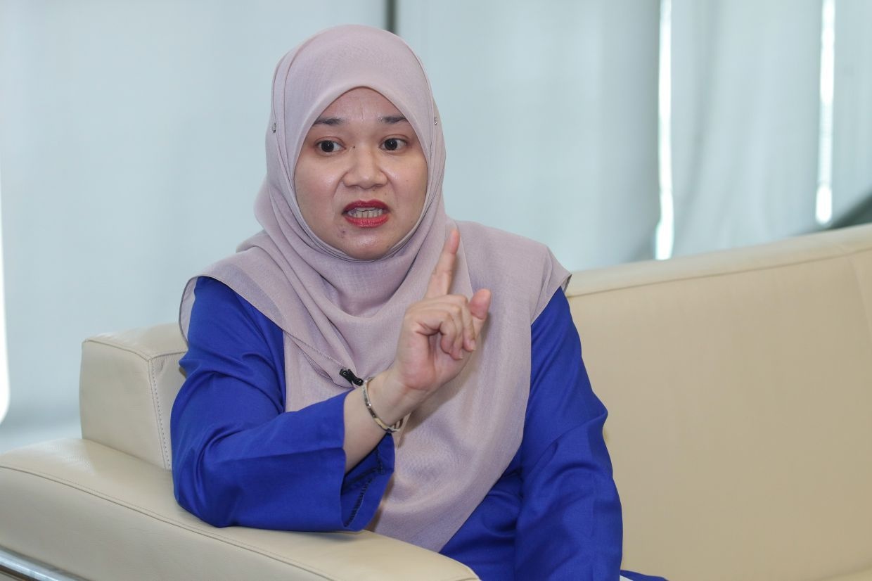 தொடர்புத்துறை அமைச்சுடன் கலந்து ஆலோசிக்கப்படும்