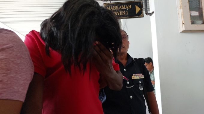 வெ. 10 லட்சத்தை ஏமாற்றியதாக இந்திய நபர் மீது குற்றச்சாட்டு