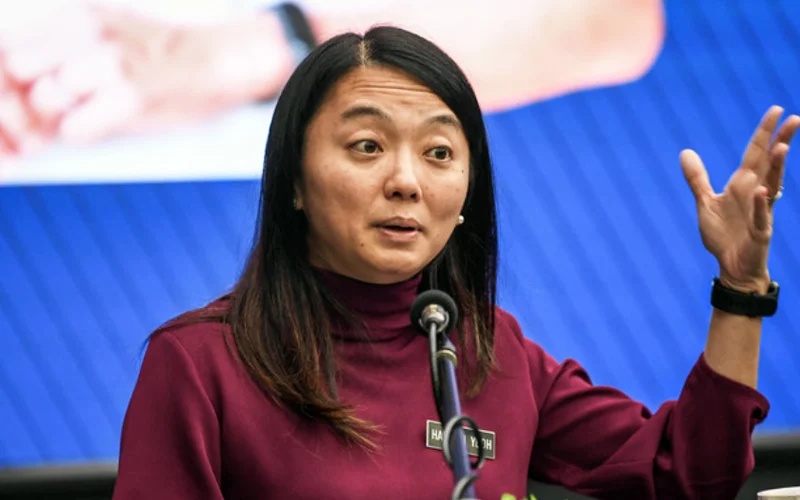 நீச்சல் பயிற்றுநர் விடுப்பில் செல்ல உத்தரவு