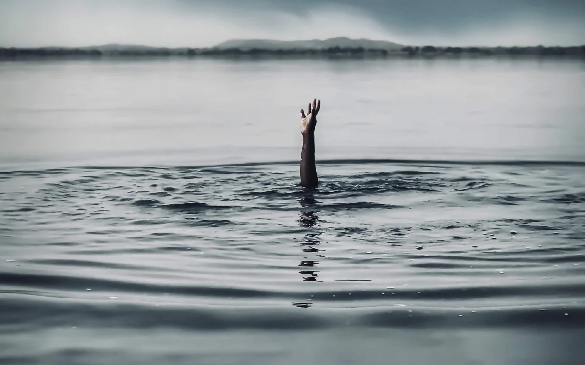 போலீஸ் பிடியில் தப்பி, நீருக்கு இரையாகிய ஆடவர்