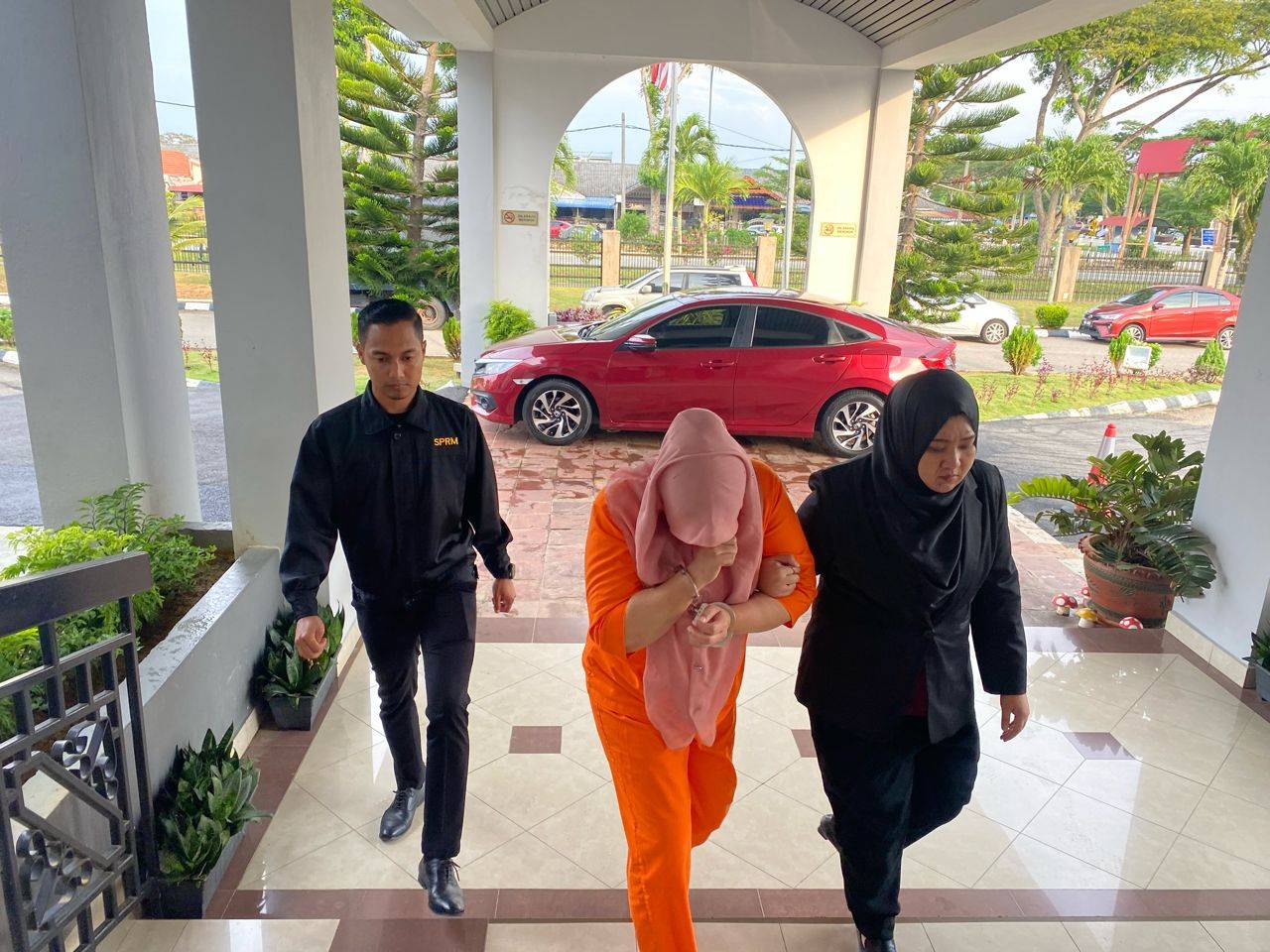 வெ.16,000 லஞ்ச ஊழல் குற்றச்சாட்டில் அரசு ஊழியர் கைது