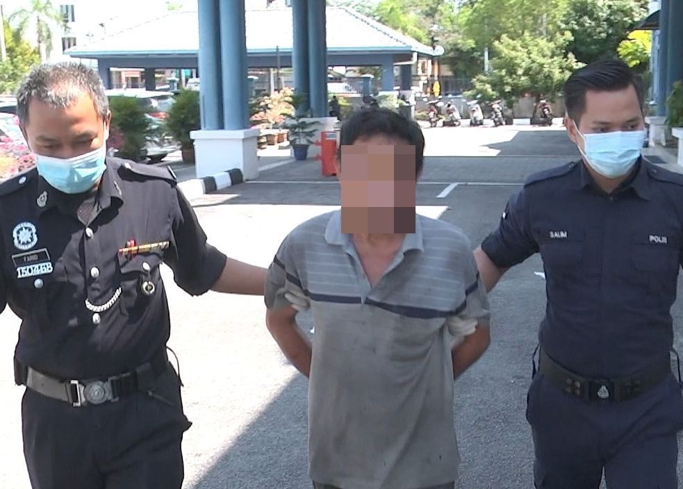 தேடப்பட்டு வந்த நபர் சோதனையில் பிடிபட்டார்