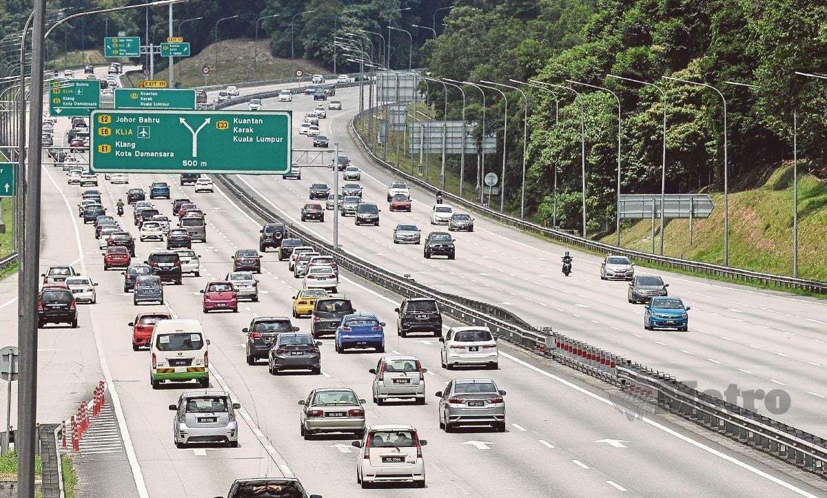 நெடுஞ்சாலைகளின் போக்குவரத்து நெரிசல் கட்டுப்பாட்டில் உள்ளது