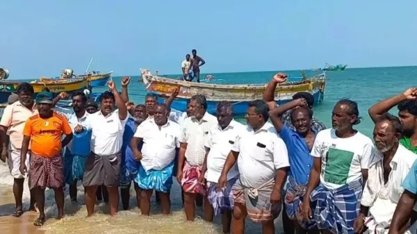 பேரிடி! மேலும் ஒரு தமிழக மீனவருக்கு சிறை தண்டனை விதித்த இலங்கை கோர்ட்- கொந்தளிக்கும் ராமேஸ்வரம்!