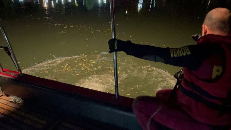 படகு கவிழ்ந்ததில் தீயணைப்பு வீரர் உயிரிழந்தார்