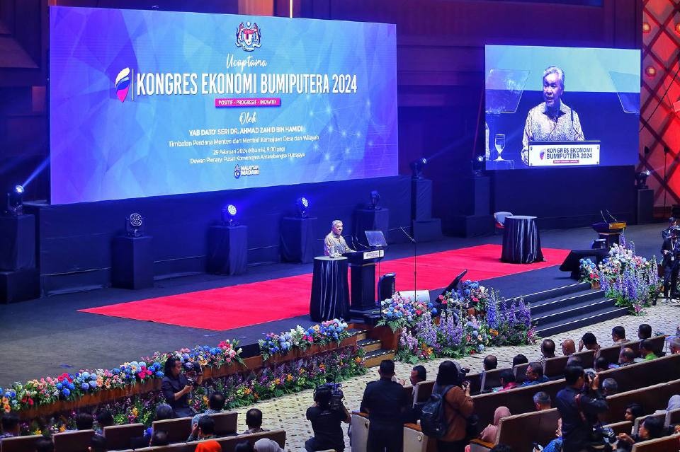 பூமிபுத்ரா நில கழகமயத்தை உருவாக்குவதற்கு பரிந்துரை