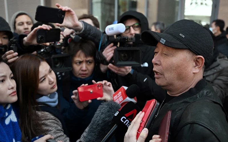 இன்னமும் நம்பிக்கையுடன் காத்திருக்கிறோம்