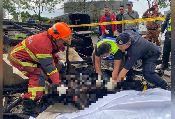 மூத்தக்குடிமக்கள் இருவர் கருகி மாண்டனர்