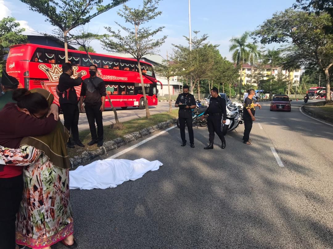 சாலை விபத்தில் கல்லூரி மாணவர் உயிரிழந்தார்