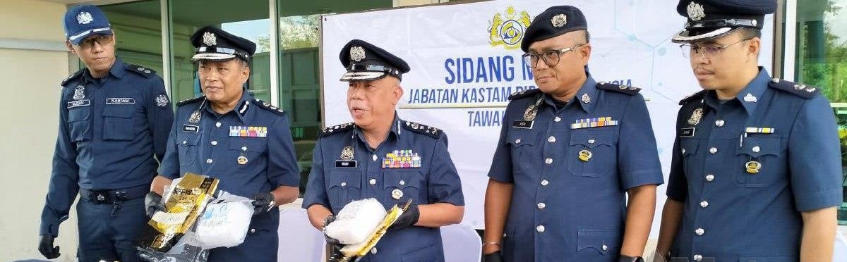 டுரியான் லேபிள்களைப் பயன்படுத்தி போதைப்பொருள் கடத்தல்