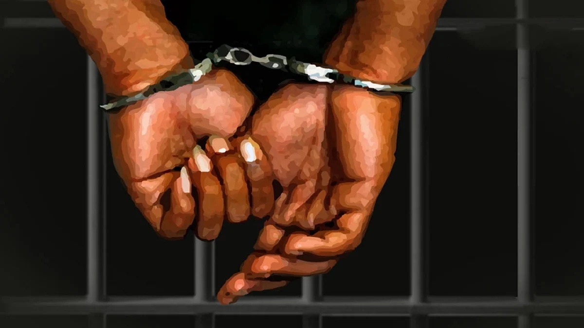 முதியவரின் உடல் கண்டெடுத்த பின் ஐவர் கைது