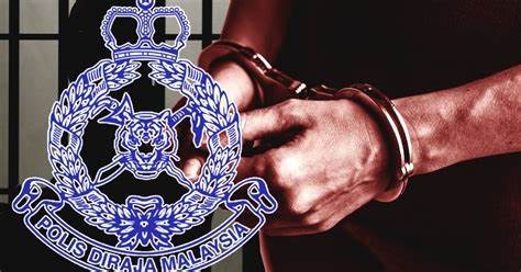 விளையாட்டு மைதானத்தில் சூதாட்டம் புரிந்த 10 பேர் கைது