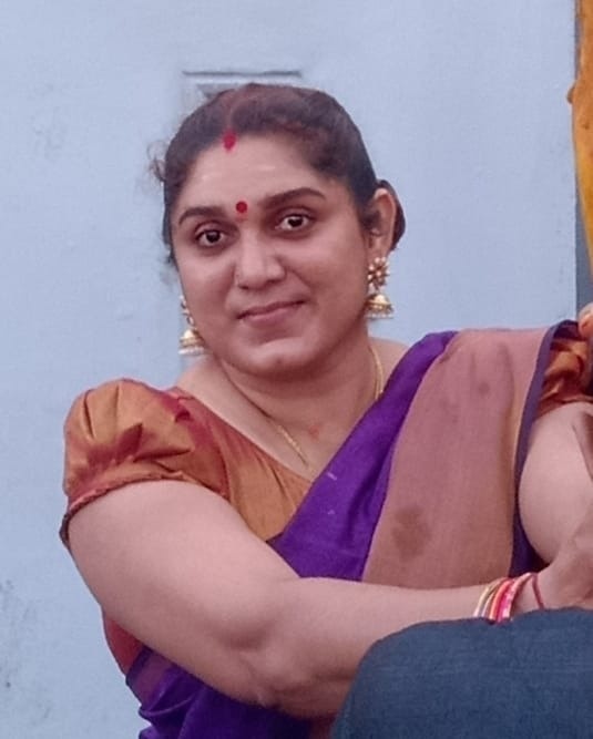 குடும்பமாது கஸ்தூரி பாதுகாப்பாக உள்ளார்