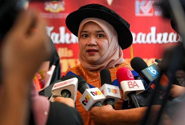 சமூக வலைத்தளங்களை பயன்படுத்துவது தவறில்லை