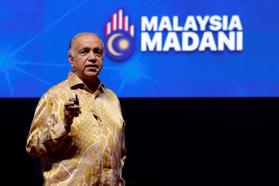 30 விழுக்காடு பூமிபுத்ரா பொருட்கள் விற்க வேண்டும்