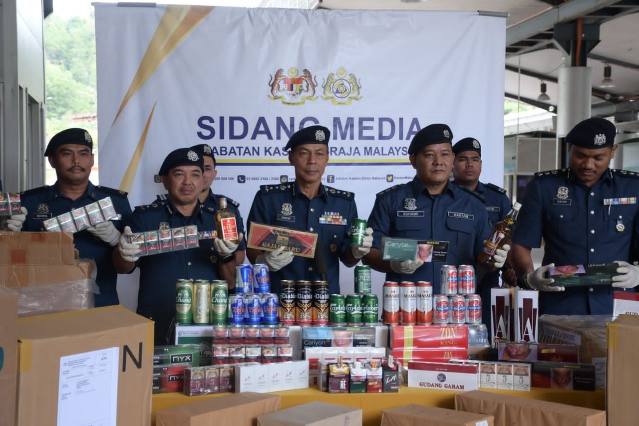 1.15 மில்லியன் வெள்ளி மதுபானம் பறிமுதல்