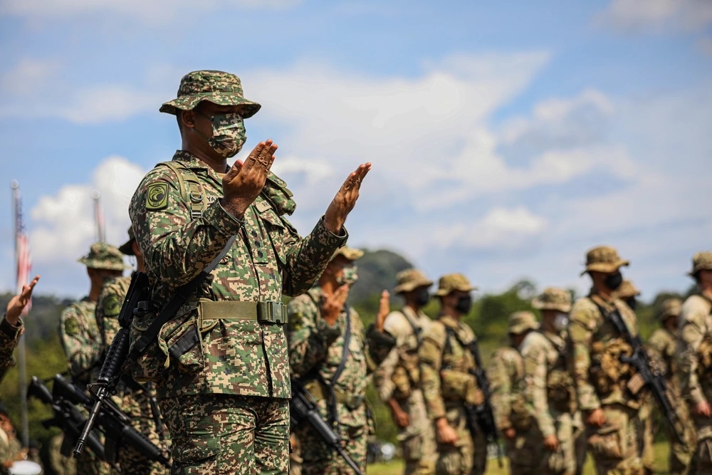 பள்ளி தங்குமிடங்களில் வார்டன்-களாக செயல்பட முன்னாள் இராணுவ வீரர்கள் விருப்பம்