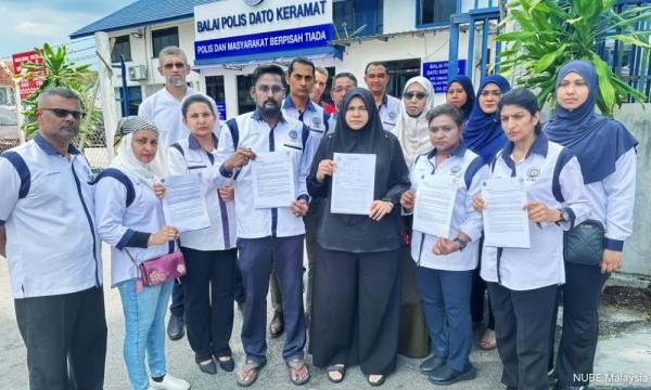 மனித வள அமைச்சர் ஸ்டீவன் சிம்-மிற்கு எதிராக போலீசில் புகார்