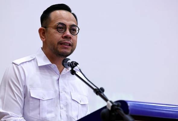 தனியார் கிளினிக் மீது விசாரணை மேற்கொள்ளப்படுவதாக மனிதவள அமைச்சர் ஸ்டீவன் சிம் தகவல்