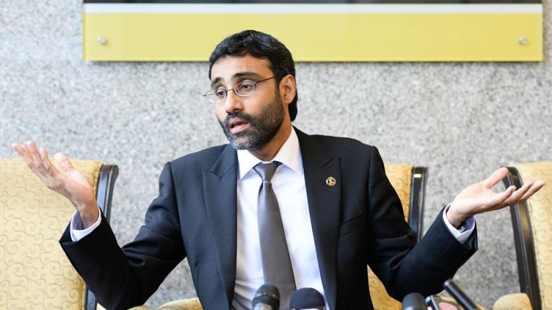 நிந்தனைச் சட்டத்தில் திருத்தங்களை செய்வது அரசாங்கத்தின் பிற்போக்குத்தனத்தை குறிக்கிறது! வழக்கறிஞர் என். சுரேந்திரன் சாடினார்