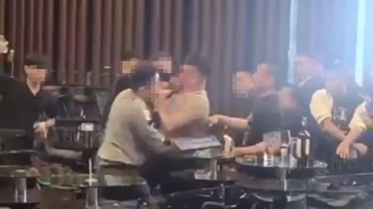 சண்டையிட்டு கொண்ட நான்கு பேர் கைது