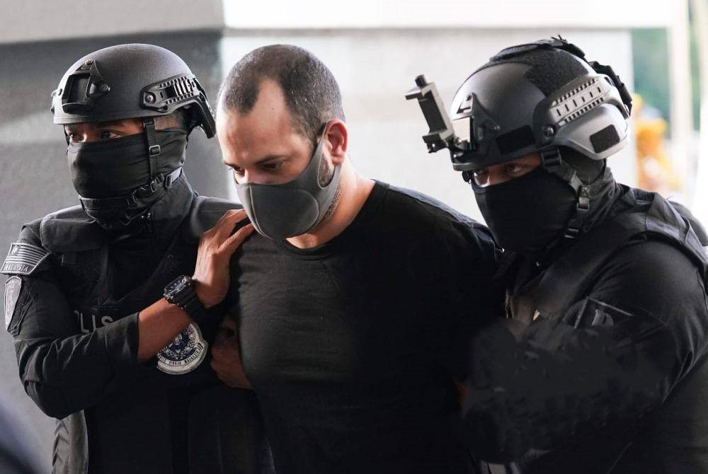 துப்பாக்கிகளுடன் பிடிபட்ட இஸ்ரேலிய பிரஜை குற்றத்தை மறுத்தார்