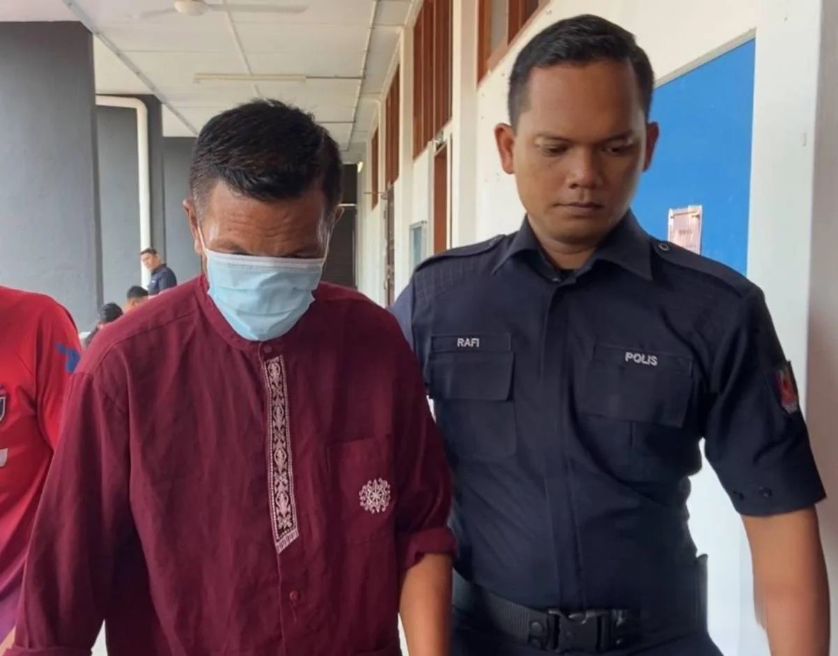 சார்டின் திருடிய குற்றத்திற்காக ஒரு மாத சிறை