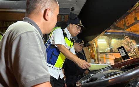 பேருந்து ஓட்டும் பொழுது 'டிக் டோக் லைவ்   செய்யும் நபர்கள் மீது நடவடிக்கை