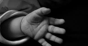 தந்தையின் சித்ரவதைக்கு ஆளான ஆறு மாதக் குழந்தை உயிரிழந்தது