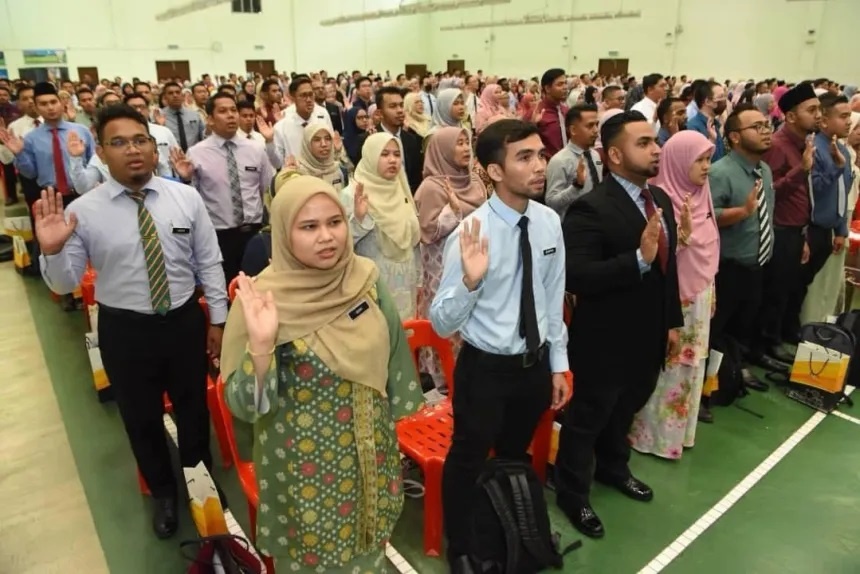 நாட்டில் 6 ஆயிரத்து 34 ஒப்பந்த ஆசிரியர்கள் பணிக்கு அமர்த்தப்பட்டுள்ளனர்