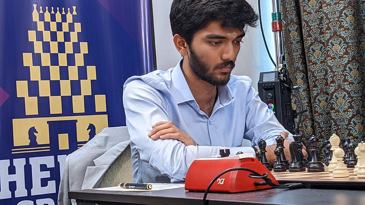 17 வயதில் FIDE கேண்டிடேட்ஸ் செஸ் சாம்பியன் பட்டம் வென்று தமிழக வீரர் குகேஷ் சாதனை