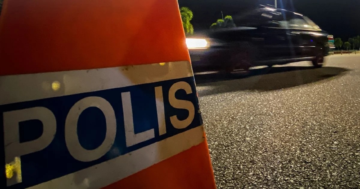 சோதனையில் மோட்டார் சைக்கிள்கள், வாகனங்கள் பறிமுதல்