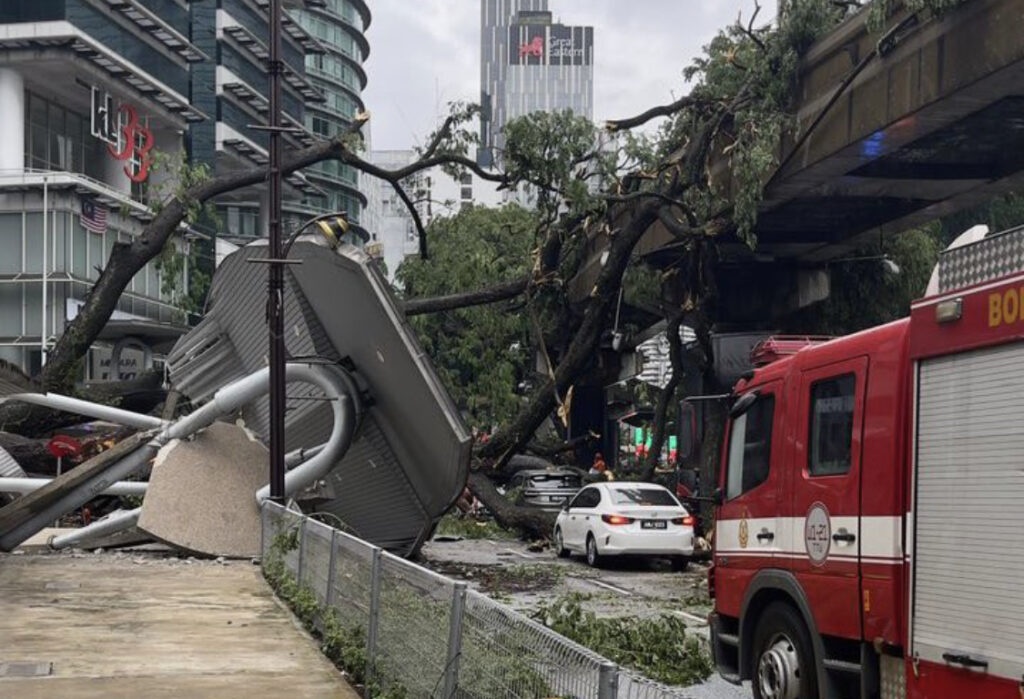 நான்கு மோனோரேல் நிலையங்கள் தற்காலிகமாக மூடப்பட்டுள்ளன