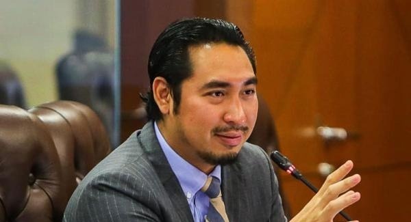 இந்தியா, சீனாவிலிருந்து வரும் சுற்றுப்பயணிகளுக்கான கடும் விதிமுறைகளில் தளர்வு; பெர்சத்து கட்சி எதிர்ப்பு தெரிவித்தது