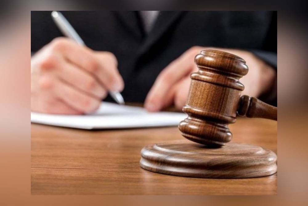 இன்ஸ்பெக்டர் மீது குற்றச்சாட்டு