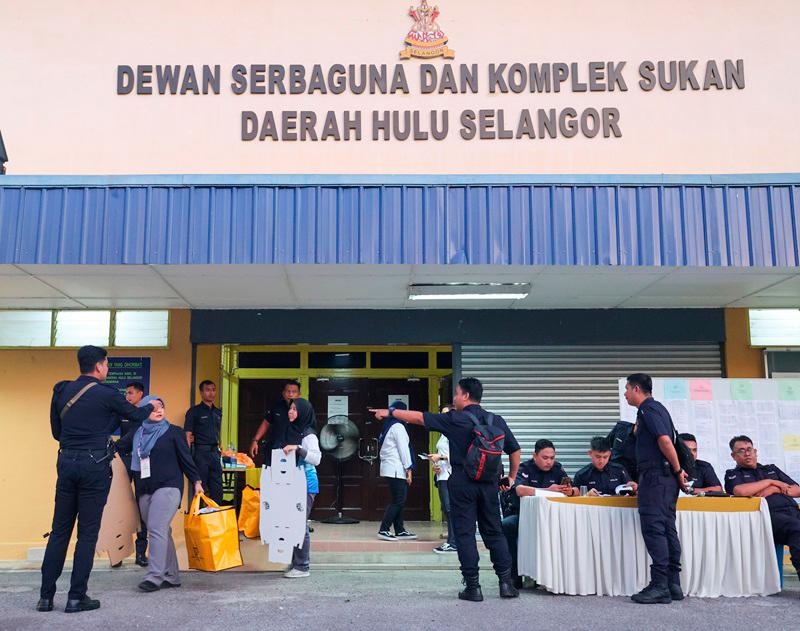 சுறுசுறுப்பாக நடைபெறுகிறது கோலகுபு பாரு இடைத் தேர்தல், மதியம் 12 மணி வரையில் 30 விழுக்கட்டிற்கும் அதிகமாக வாக்குகள் பதிவு