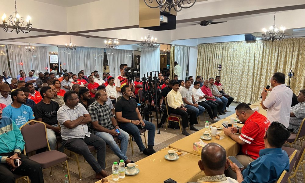 கோல குபு பாரு இந்திய வாக்காளர்களை சந்திக்கும் எண்ணத்தை அமிருதின் ஷாரி கொண்டிருக்கவில்லை எனும் சார்லஸ் சாண்டியாகோ-வின் குற்றச்சாட்டு உண்மையல்ல!