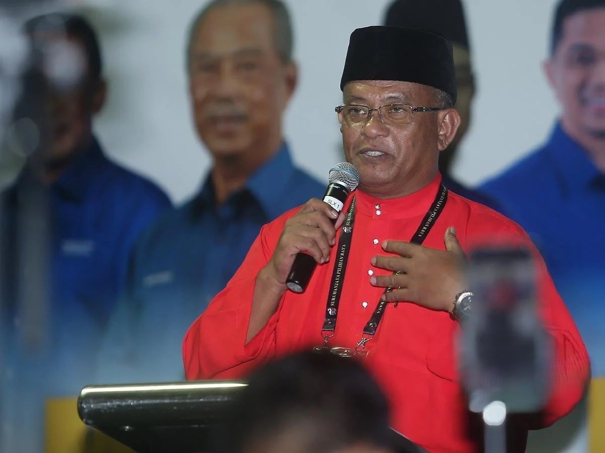 கடன்பட்டிருப்பது உண்மையே ஆனால், ஆ லோங்கிடம் அல்ல