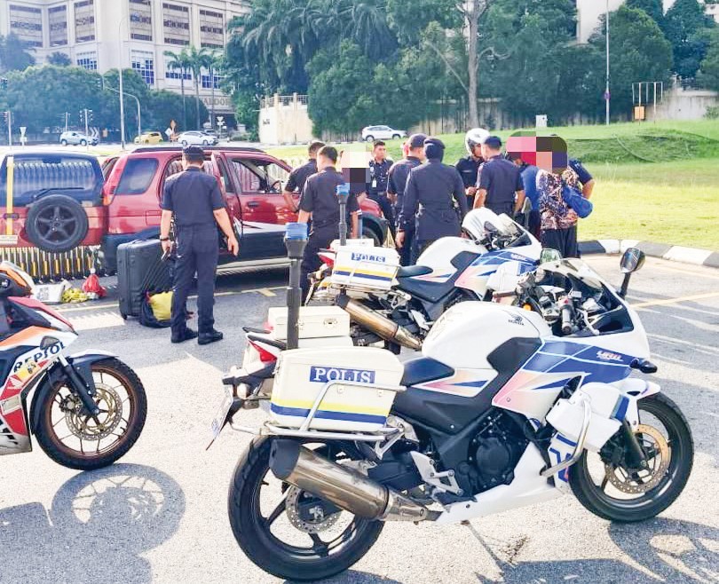 இருவர் மீது நீதிமன்றத்தில் குற்றச்சாட்டு