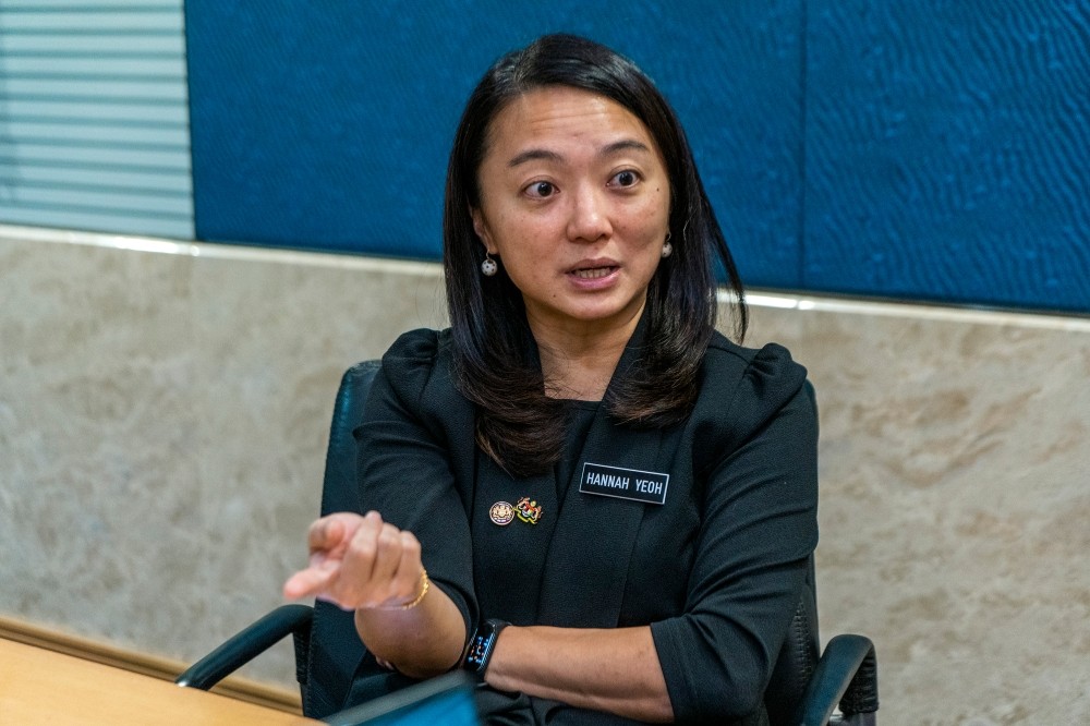 கருத்துரைக்க மறுத்து விட்டார் ஹன்னா இயோ