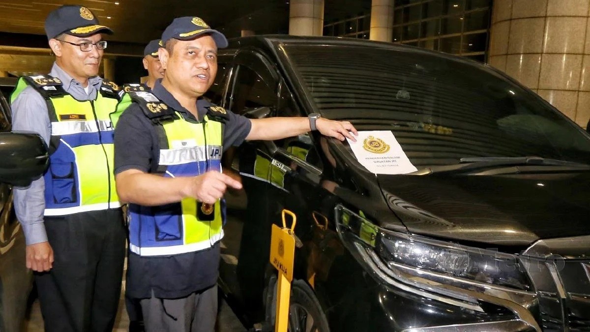 சொகுசு கார்களை பயன்படுத்தி வெளிநாட்டவர்களை ஈர்க்கும் நபர்கள் கைது