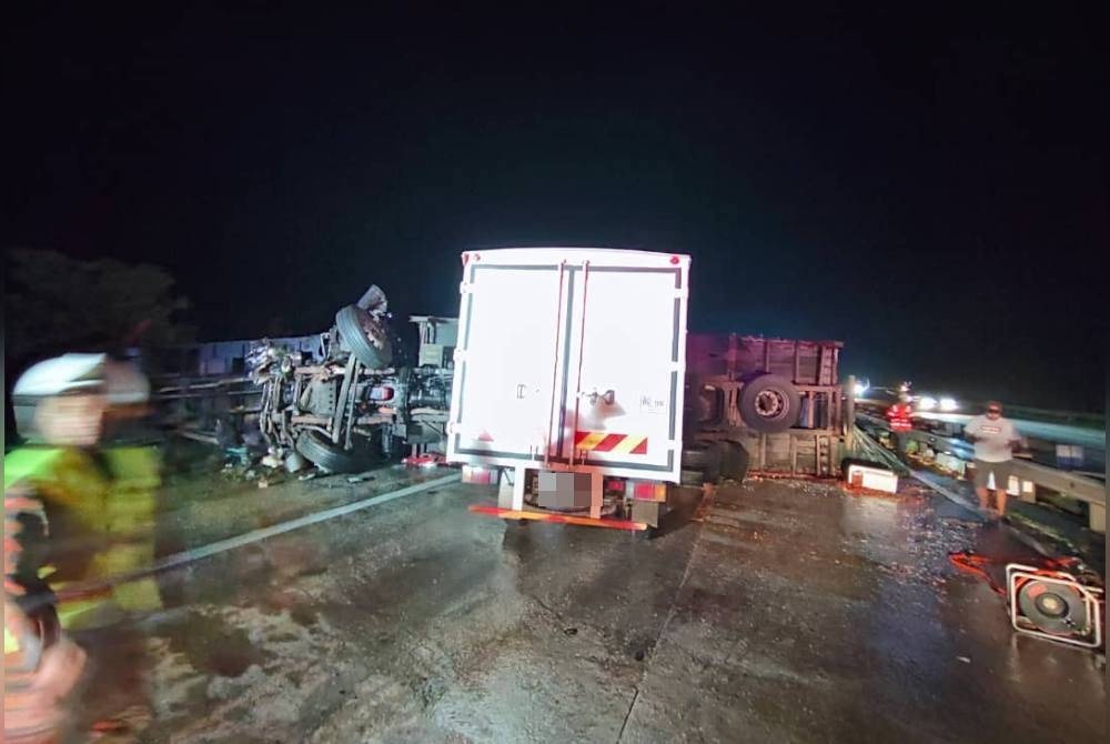 3 லோரிகளை உட்படுத்திய சாலைவிபத்தில்,உடல் சிக்குண்டு ஒருவர் உயிரிழந்தார்